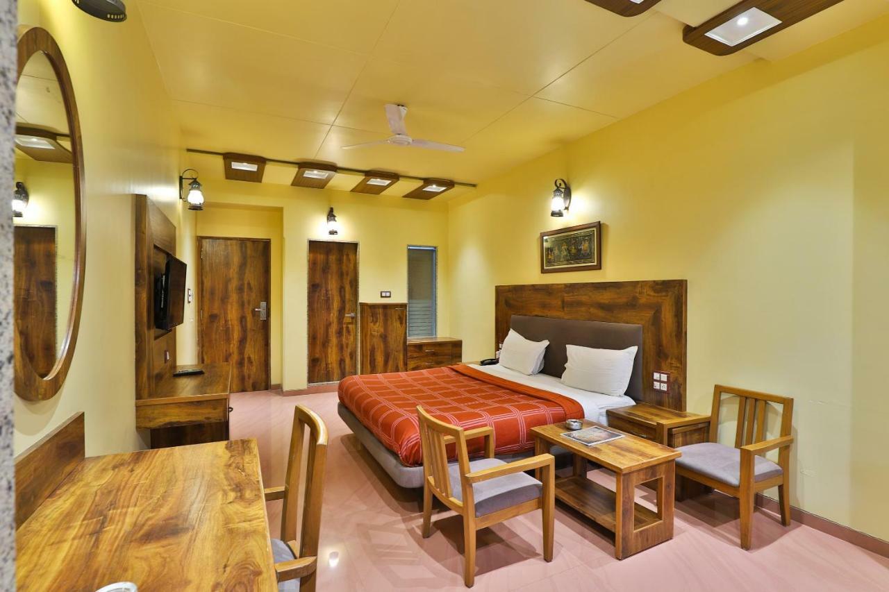 Palette - Hotel Ocean Inn ดามัน ภายนอก รูปภาพ