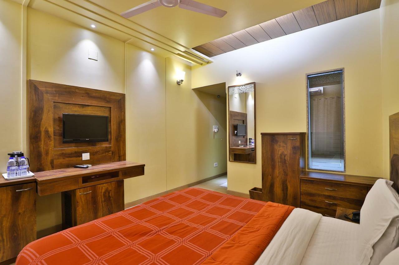 Palette - Hotel Ocean Inn ดามัน ภายนอก รูปภาพ