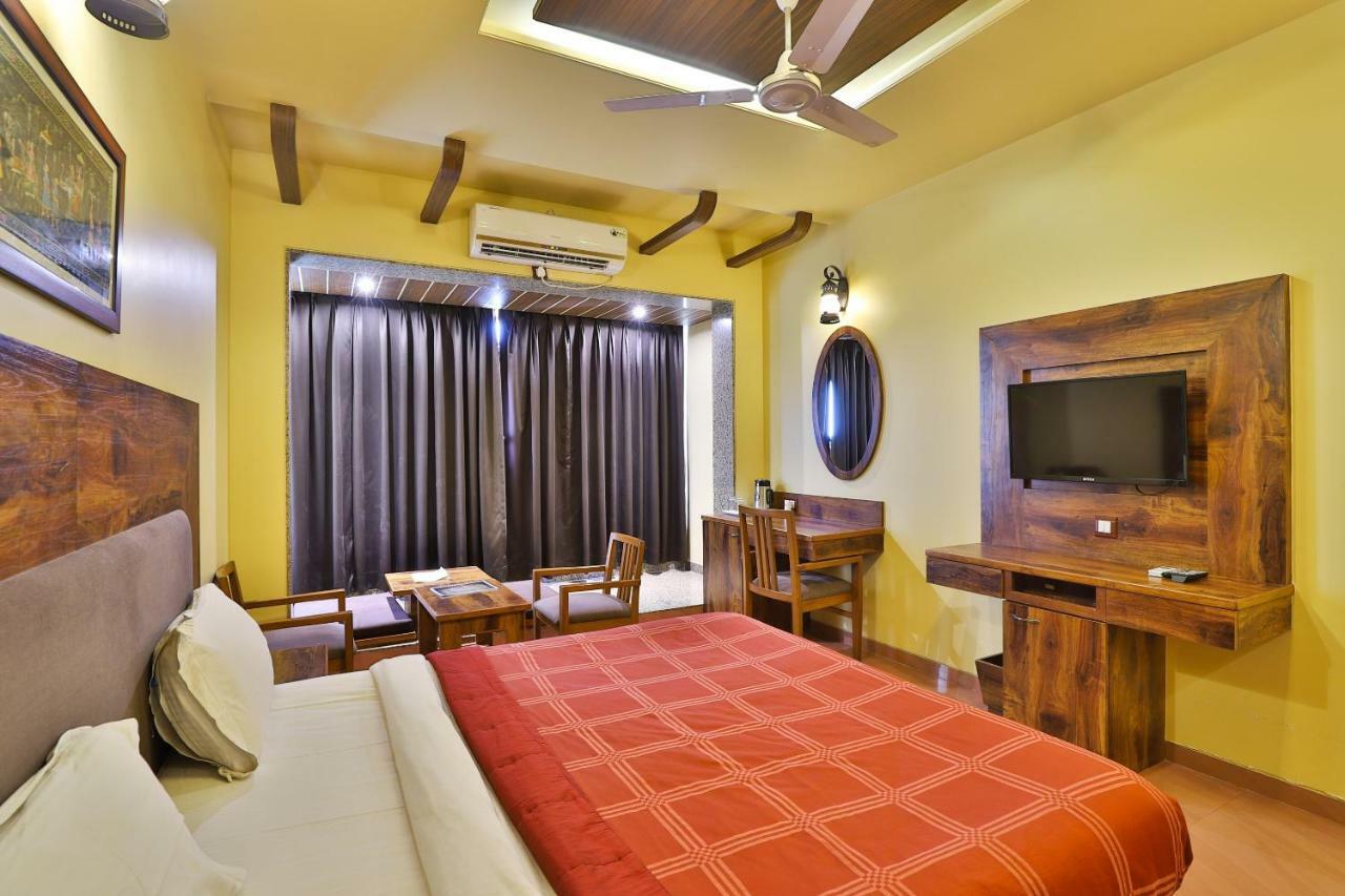 Palette - Hotel Ocean Inn ดามัน ภายนอก รูปภาพ