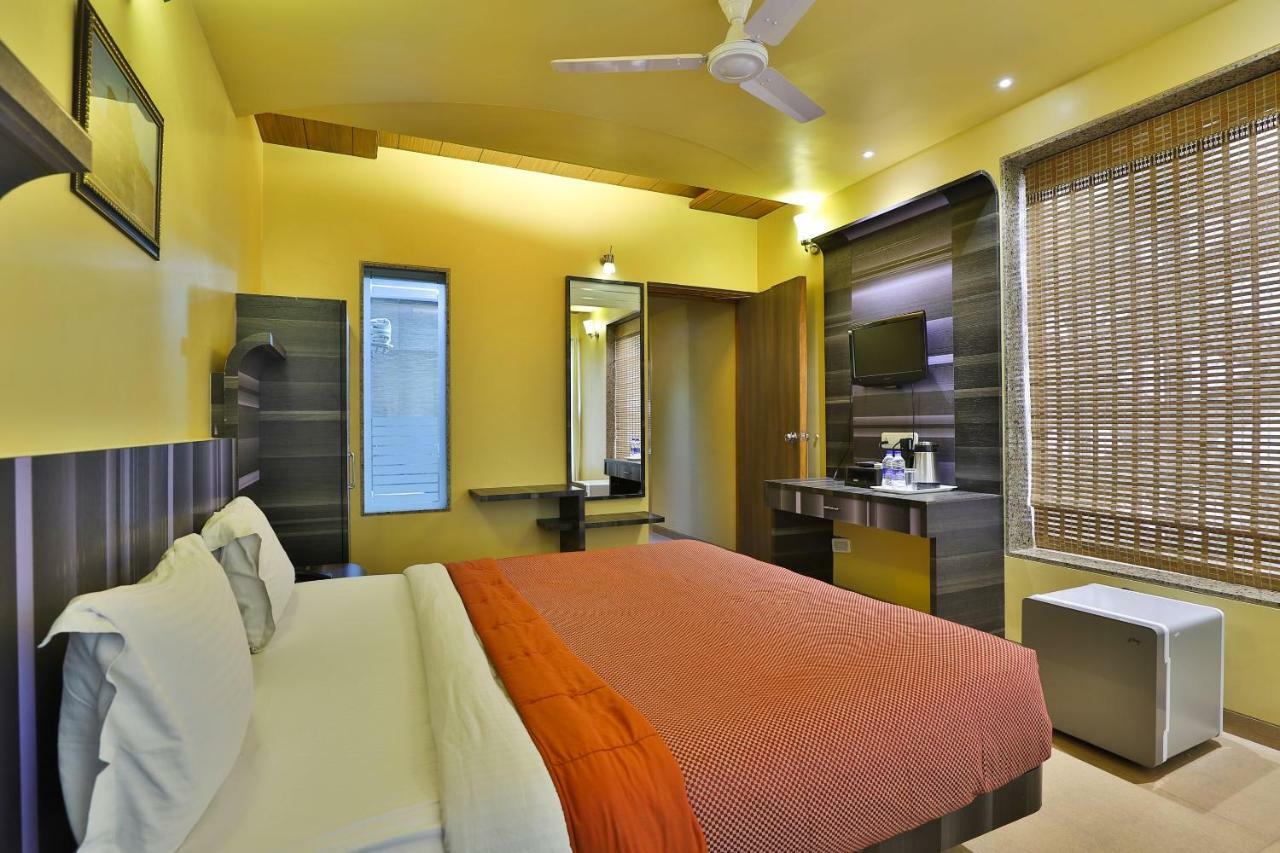 Palette - Hotel Ocean Inn ดามัน ภายนอก รูปภาพ