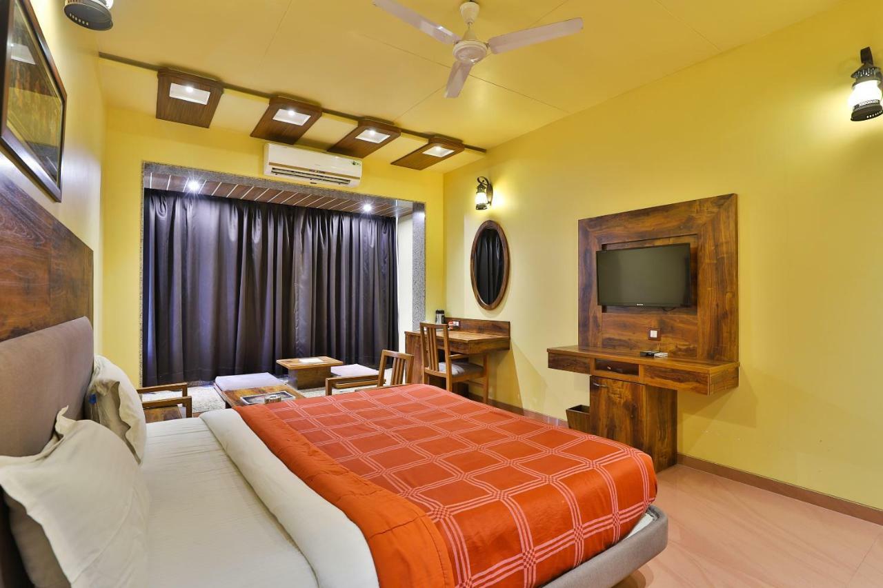 Palette - Hotel Ocean Inn ดามัน ภายนอก รูปภาพ