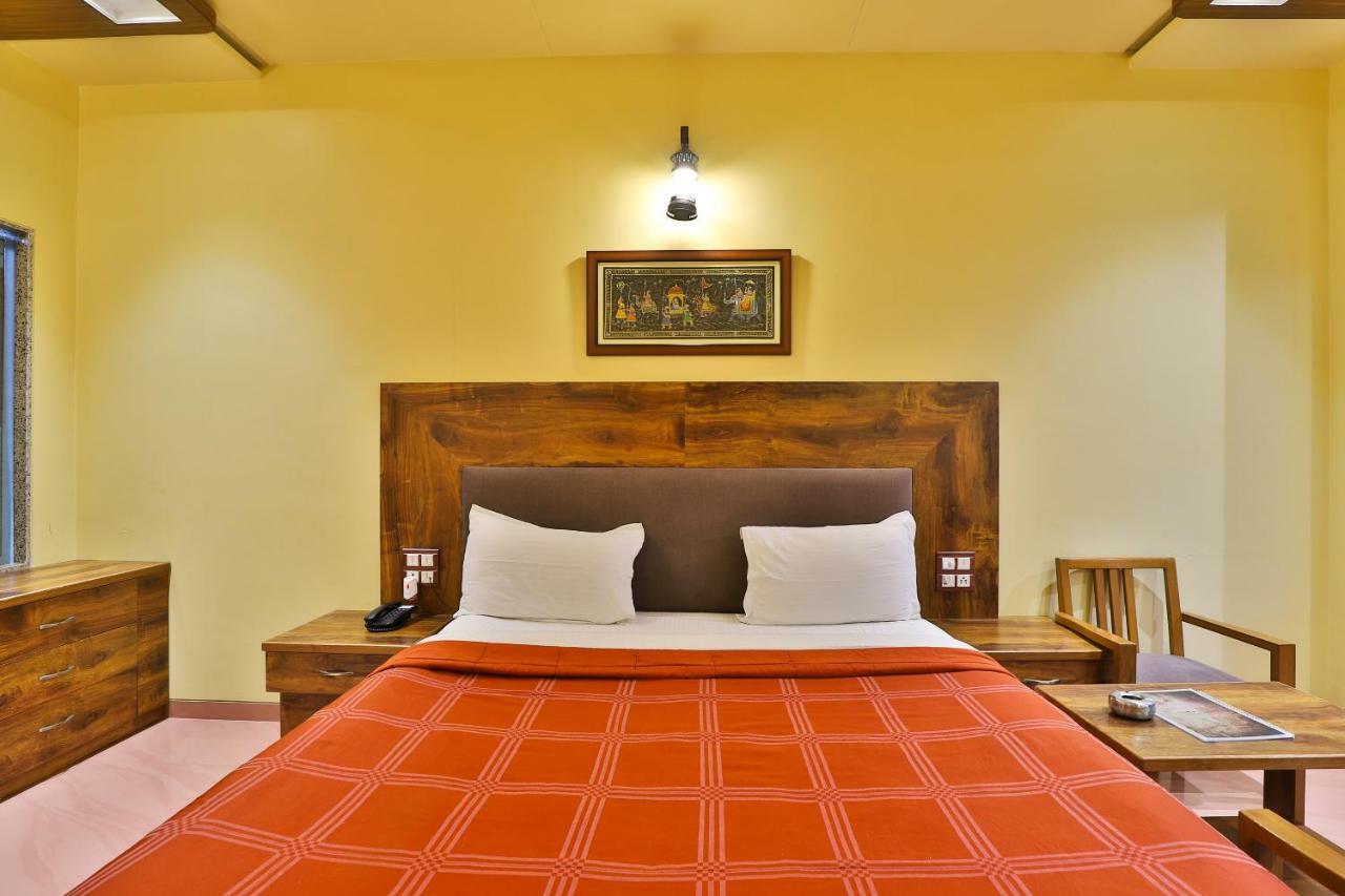 Palette - Hotel Ocean Inn ดามัน ภายนอก รูปภาพ
