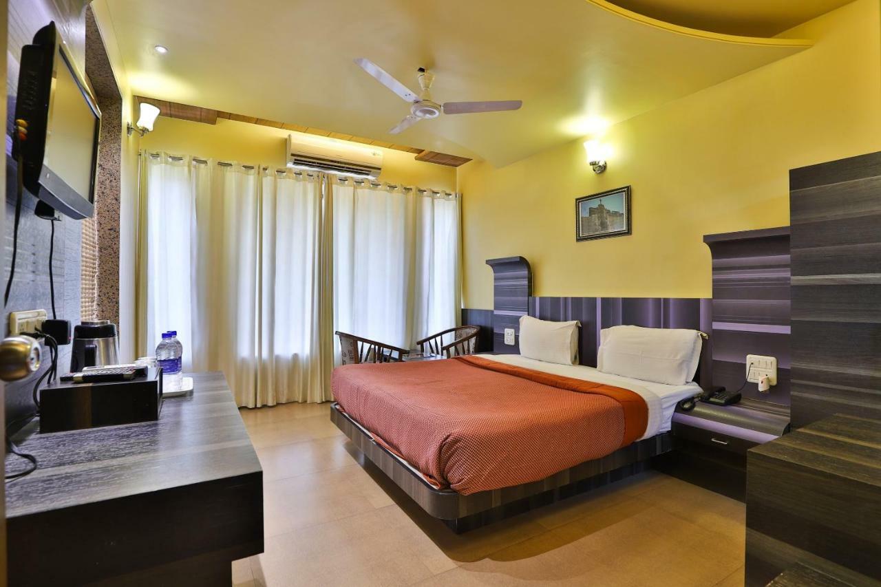 Palette - Hotel Ocean Inn ดามัน ภายนอก รูปภาพ